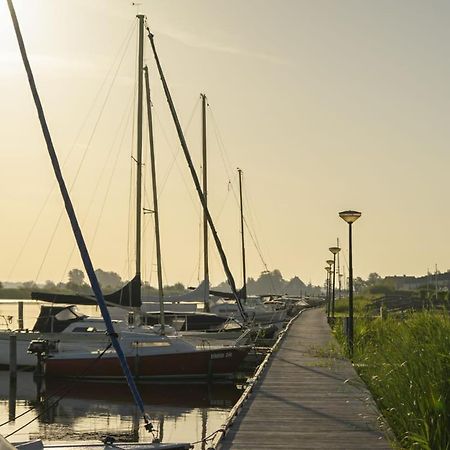 Вилла Waterchalet Number 6 Recreationpark Yn'E Lijte Grou Met Ligplaats Boot Экстерьер фото